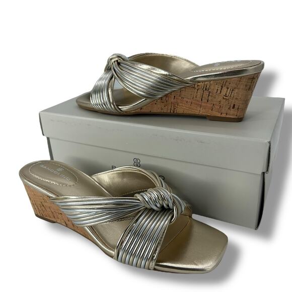 NEW Bandolino Sandals Size 7 Metallic Gold Wedge Slip On Knotted Square Toe Y2K - Picture 4 of 12